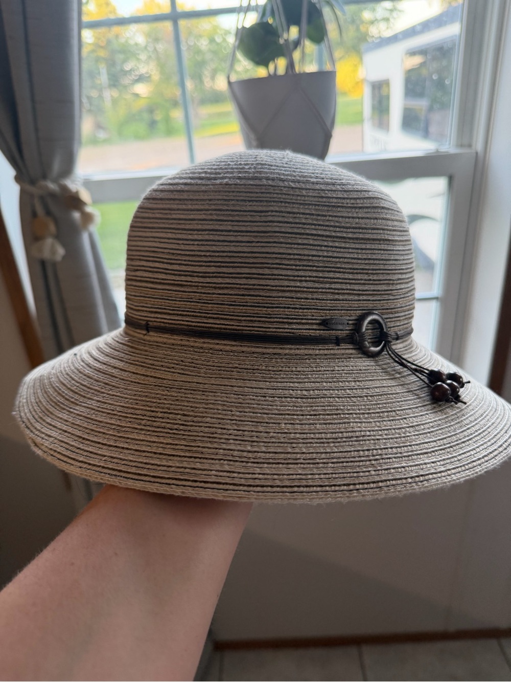 Women's Neutral Straw-Style Cloche Hat with Decorative Band